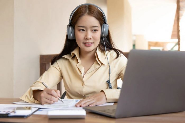 Gia sư tiếng Trung online dạy kèm 1-1 giúp người học nhận được sự quan tâm toàn diện của giáo viên