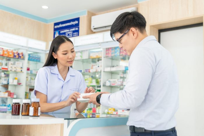 Bộ từ vựng tiếng Trung chủ đề dược phẩm, y dược phổ biến 4 Học hỏi các mẫu câu, từ vựng tiếng Trung chủ đề dược phẩm để được tư vấn, hiểu hướng dẫn của dược sĩ khi mua thuốc