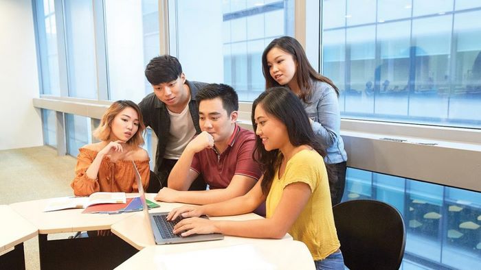 Ngoài từ vựng tiếng Trung chủ đề tình bạn, có nhiều từ ngữ hay về chủ đề này giúp bạn gắn bó với bạn bè