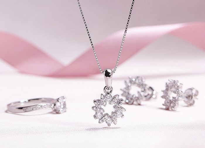 199+ từ vựng tiếng Trung chủ đề trang sức, phụ kiện lấp lánh 3 Biết nhiều từ vựng tiếng Trung chủ đề trang sức về chất liệu để yêu cầu tư vấn, mua sắm món đồ như ý muốn